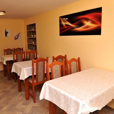 Pokoje I Apartamenty Iwona Цехоцинек Экстерьер фото